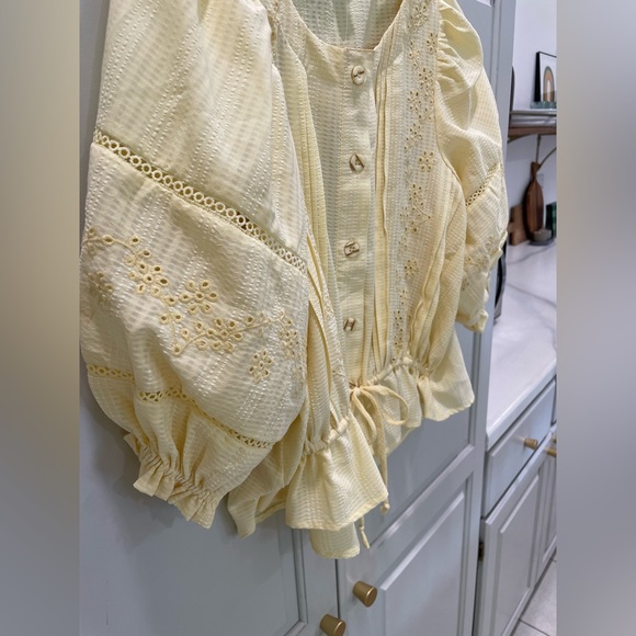 Blu Pepper Yellow Puff Sleeve Peplum Blouse - Picture 2 of 3